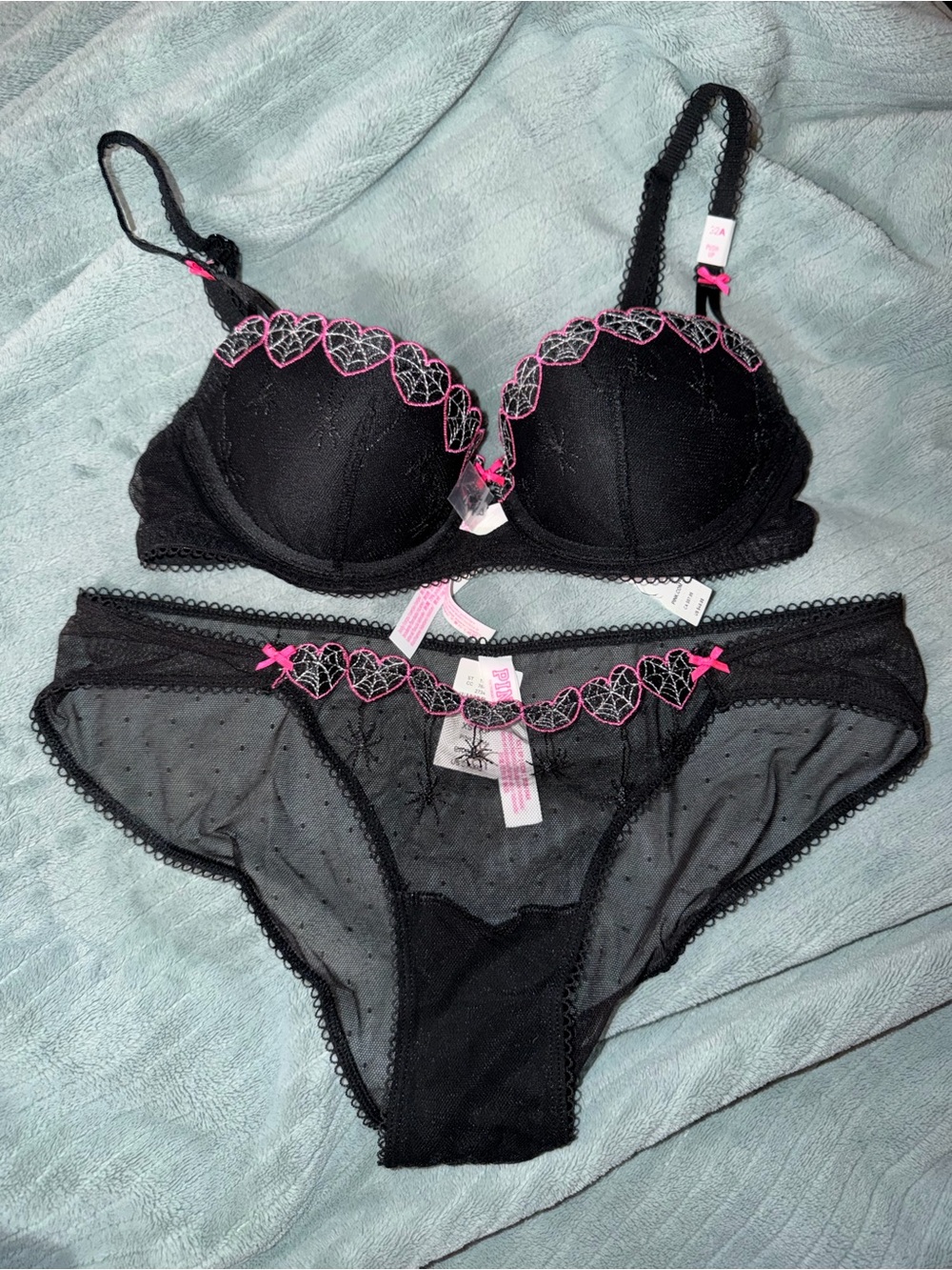 Black Spiderweb Embroidery Victorias Secret Push Up Bra 32A & Panty xs Brand New